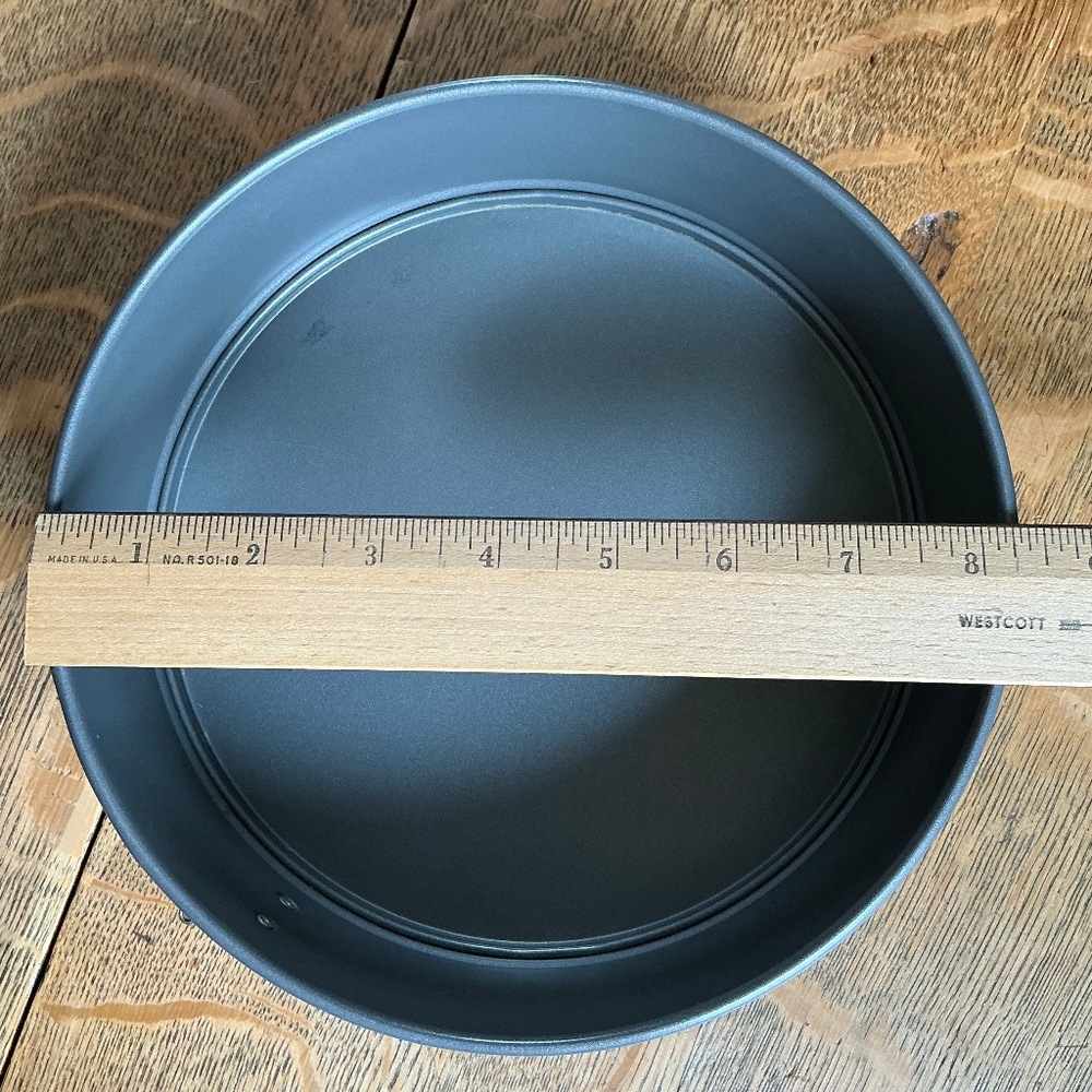 Wilton Spring Form Baking Cake Pans Set of 4 Round - Picture 9 of 14